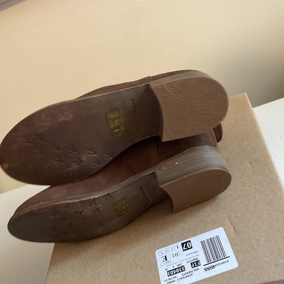 These are beautiful dark brown boots - Picture 4 of 4